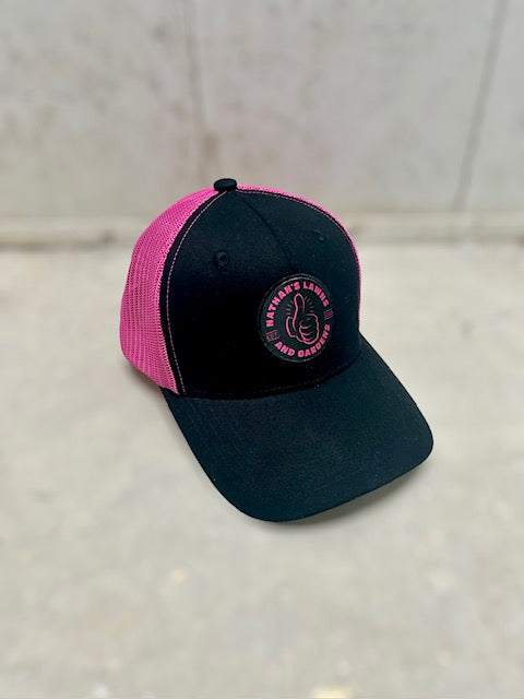 TRUCKER CAP BLACK / PINK